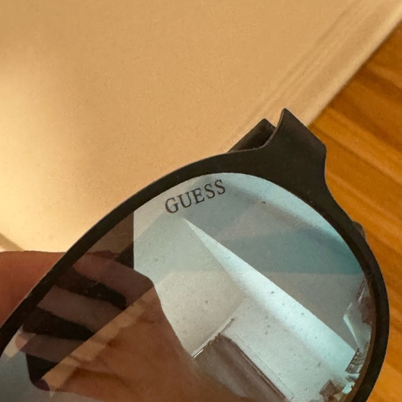 Guess sunglasses - Picture 4 of 4